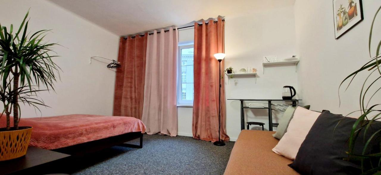 Prywatny Pokoj W Sercu Warszawy Pokoj 6 Varsóvia Exterior foto